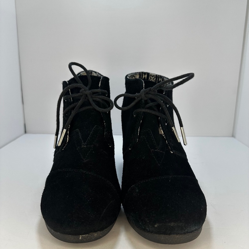 TOMS Black Suede Wedge Ankle Boots Lace Up‎ Women's